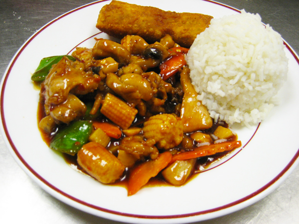 Hot and Spicy Chicken with Steamed rice and Eggroll (Lunch portion)